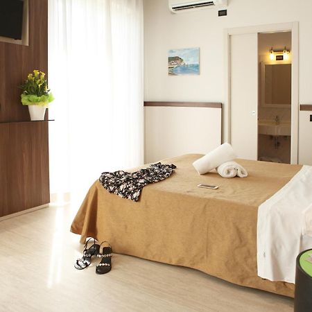 Hotel Mondial Порто-Реканати Экстерьер фото