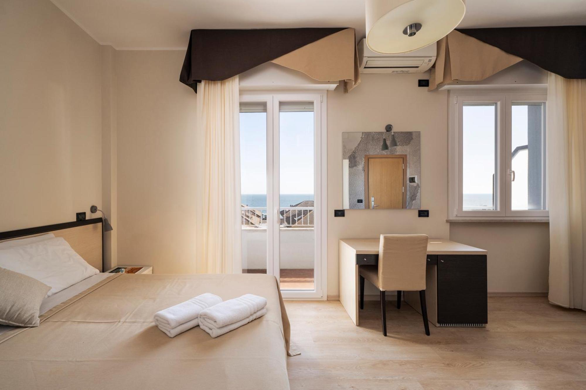 Hotel Mondial Порто-Реканати Экстерьер фото