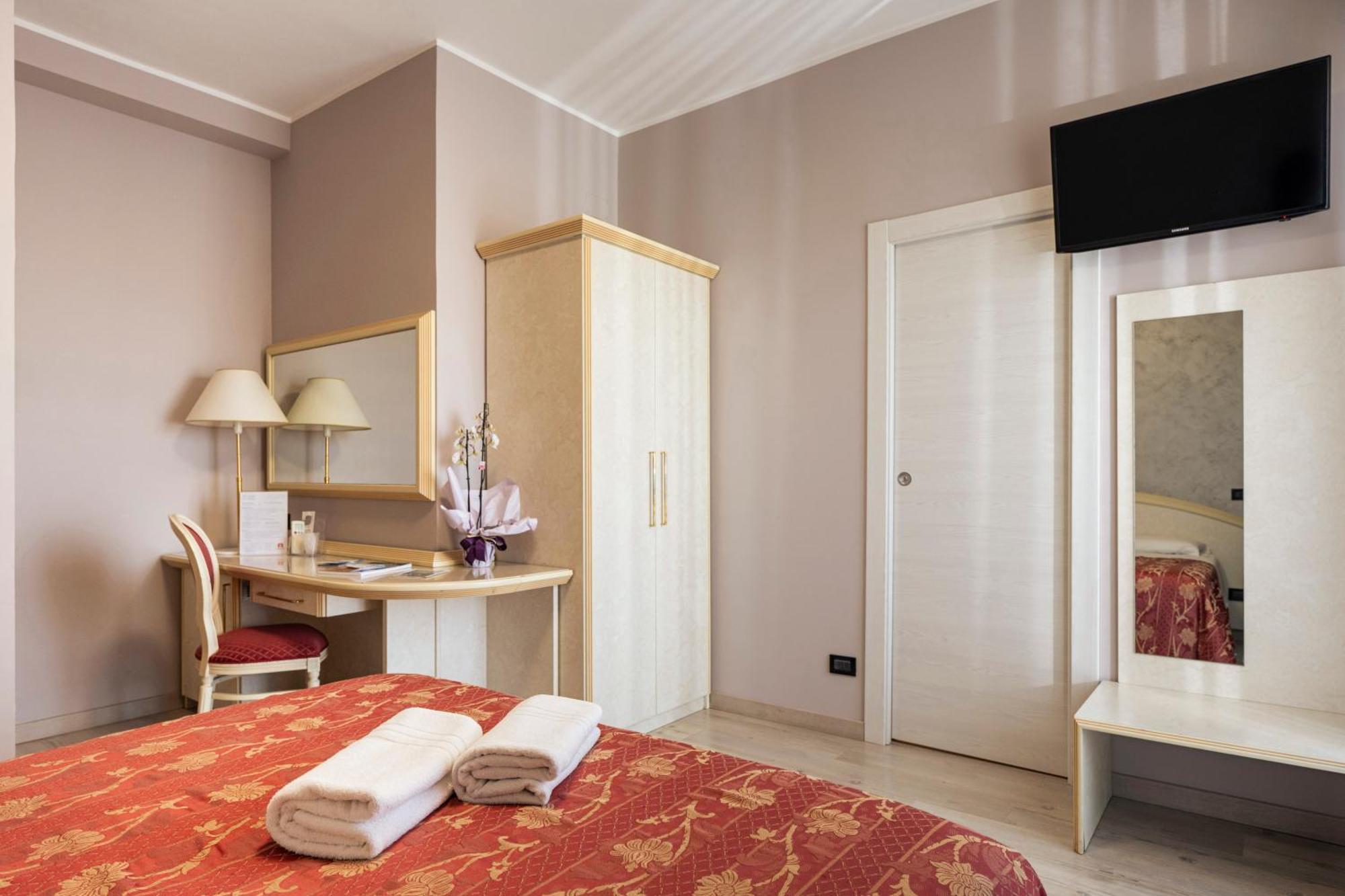 Hotel Mondial Порто-Реканати Экстерьер фото
