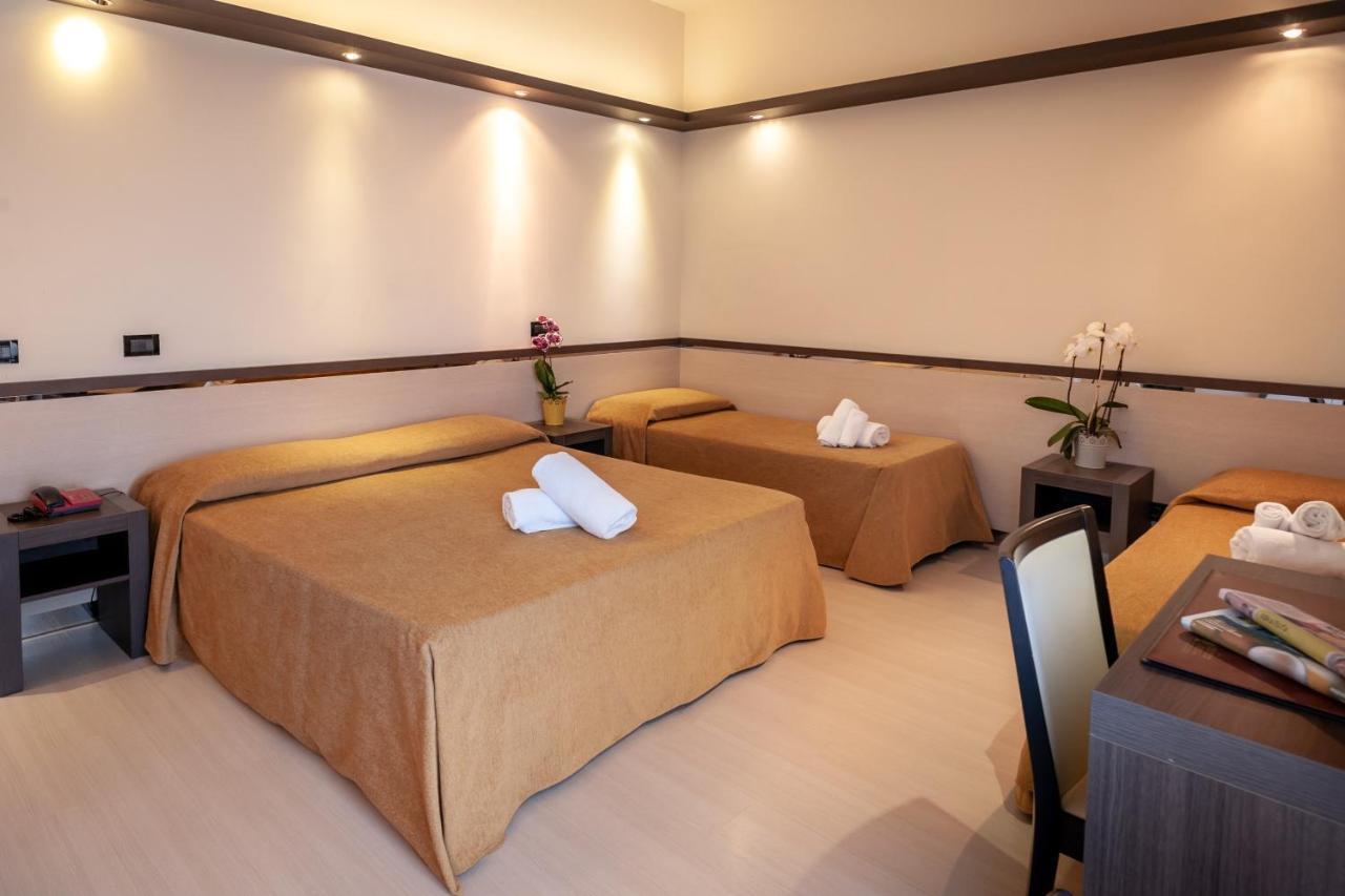 Hotel Mondial Порто-Реканати Экстерьер фото