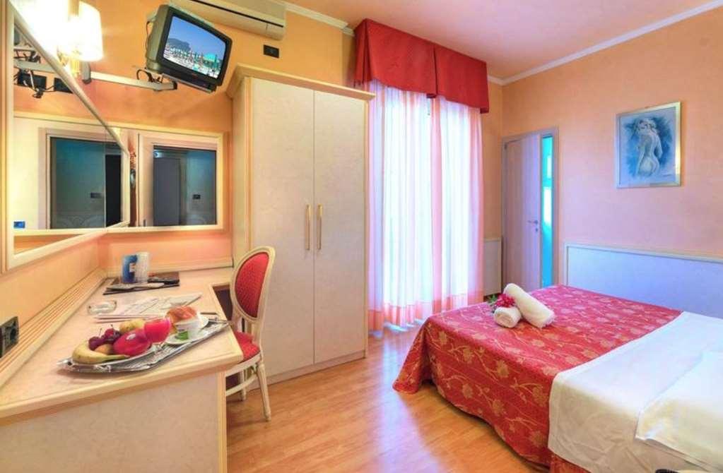 Hotel Mondial Порто-Реканати Номер фото
